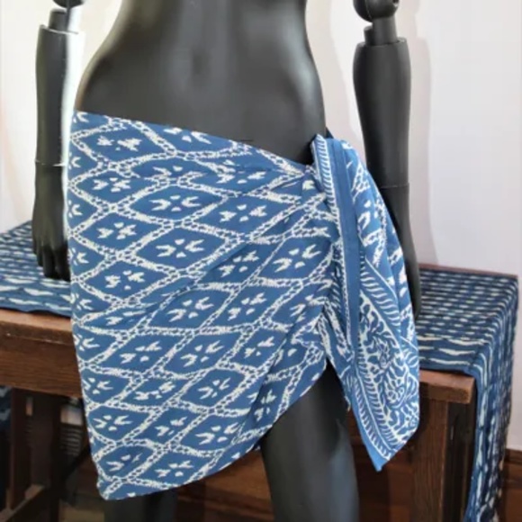 Versatile Indigo Ikat Hand Blocked India Print Fabric,  Cotton,  22 x 67 Inches - Picture 3 of 4